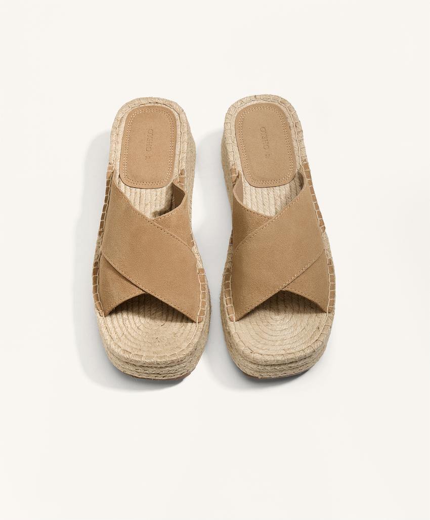 Сандалии на шпильке из разделанной кожи