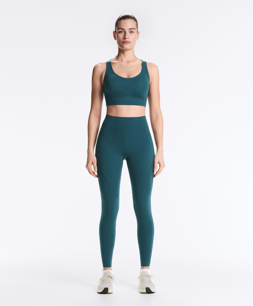 Компрессионный бюстгальтер средней поддержки с чашечками