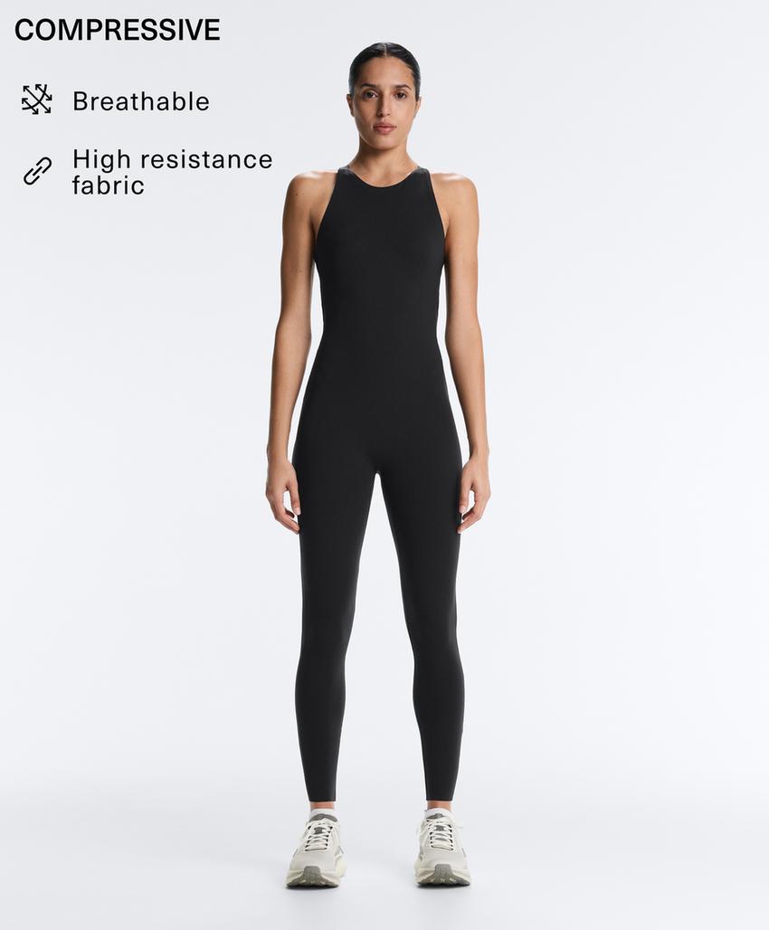 Длинный комбинезон Compressive с вырезом халтер