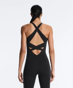 Длинный комбинезон COMPRESSIVE с вырезом халтер- Заказать в России