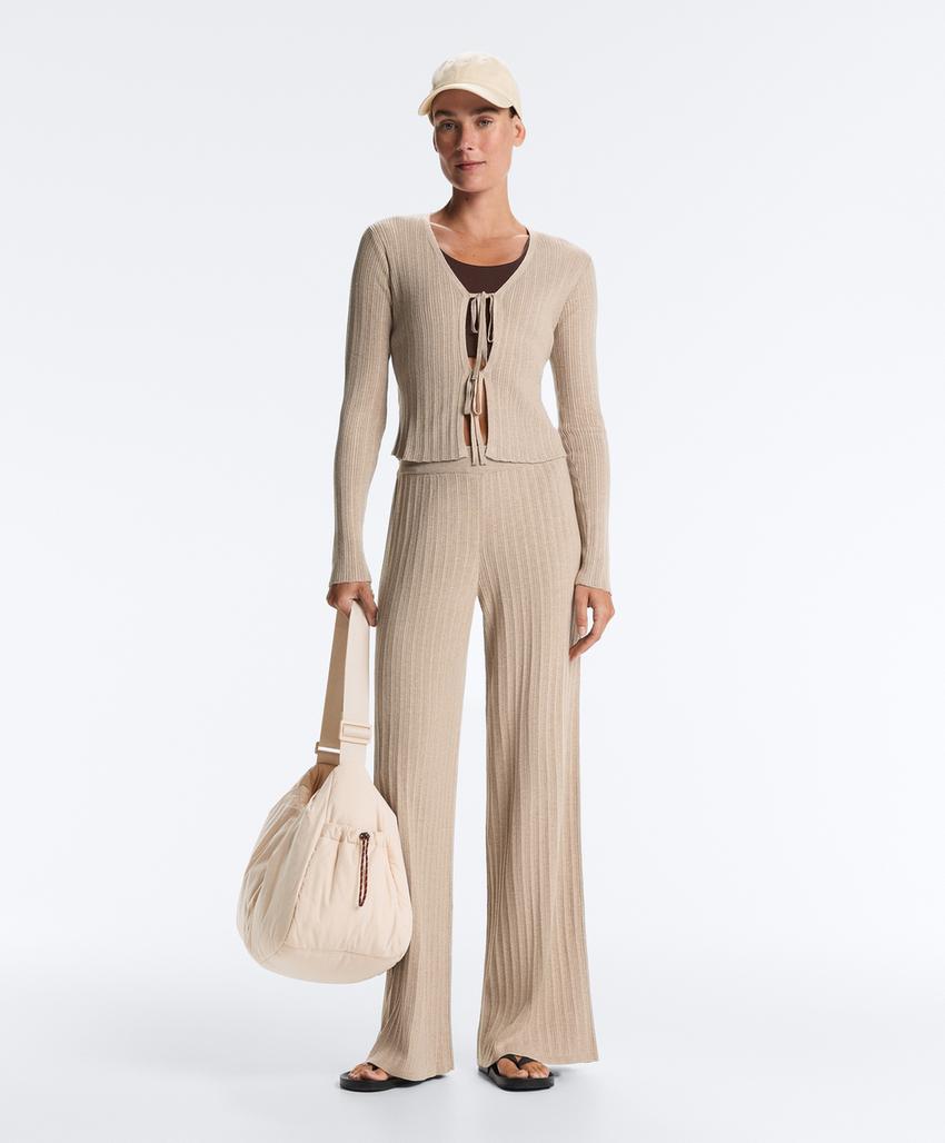 Вязаный кардиган в рубчик с завязками спереди