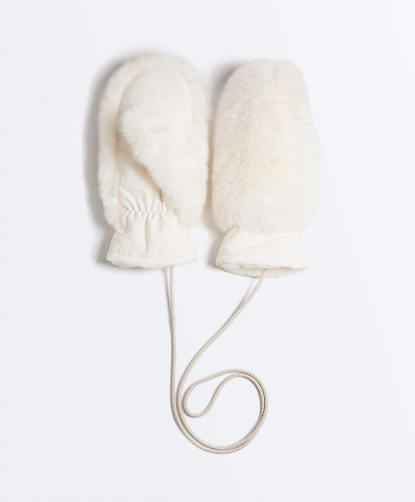 Рукавицы из искусственного меха со шнурком