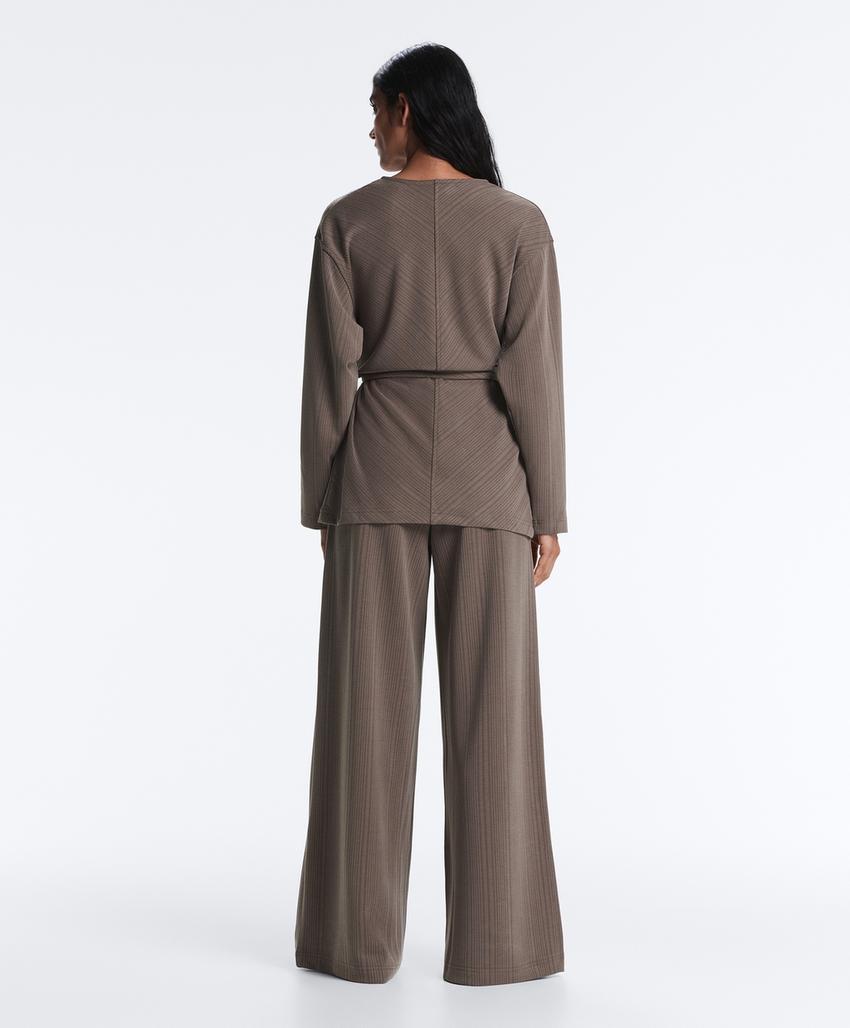 Длинный асимметричный жакет с полосками из модала