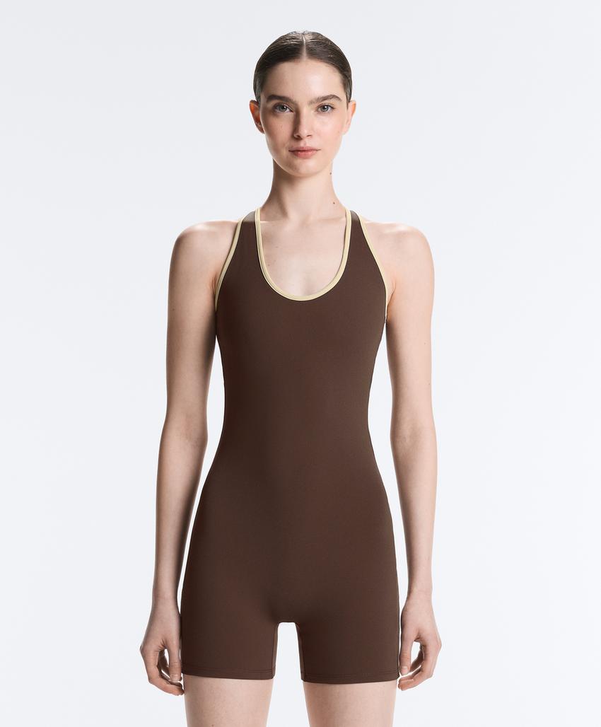 Комбинезон с короткими шортами и отделкой piping comfortlux