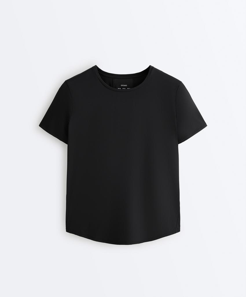 Футболка из технологичной ткани с короткими рукавами