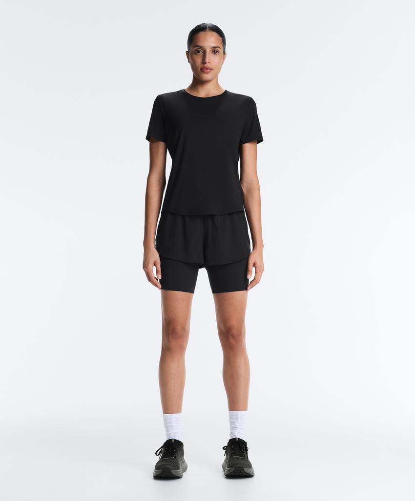 Футболка из технологичной ткани с короткими рукавами