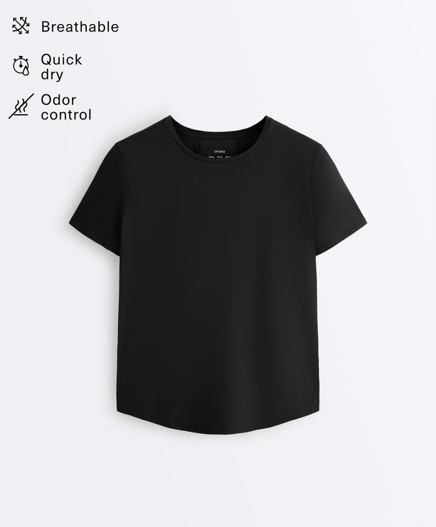 Футболка из технологичной ткани с короткими рукавами