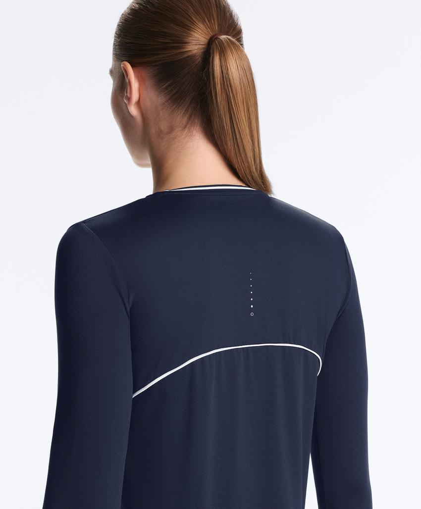 Футболка с длинным рукавом и техническими вставками