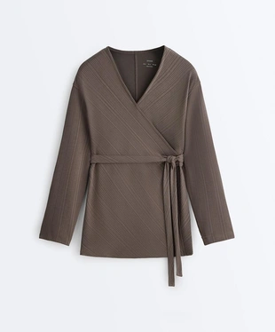 Длинная куртка с асимметричной полоской из модала- Заказать в России