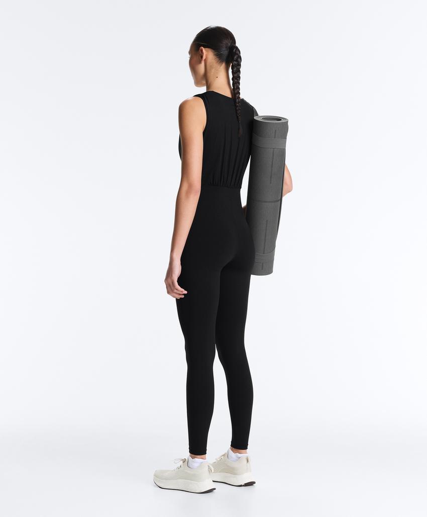 Длинный комбинезон с v-образным вырезом light touch