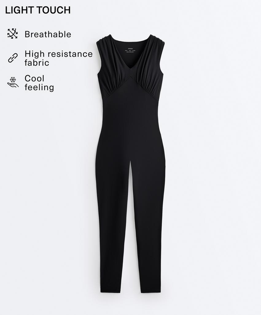 Длинный комбинезон с v-образным вырезом light touch