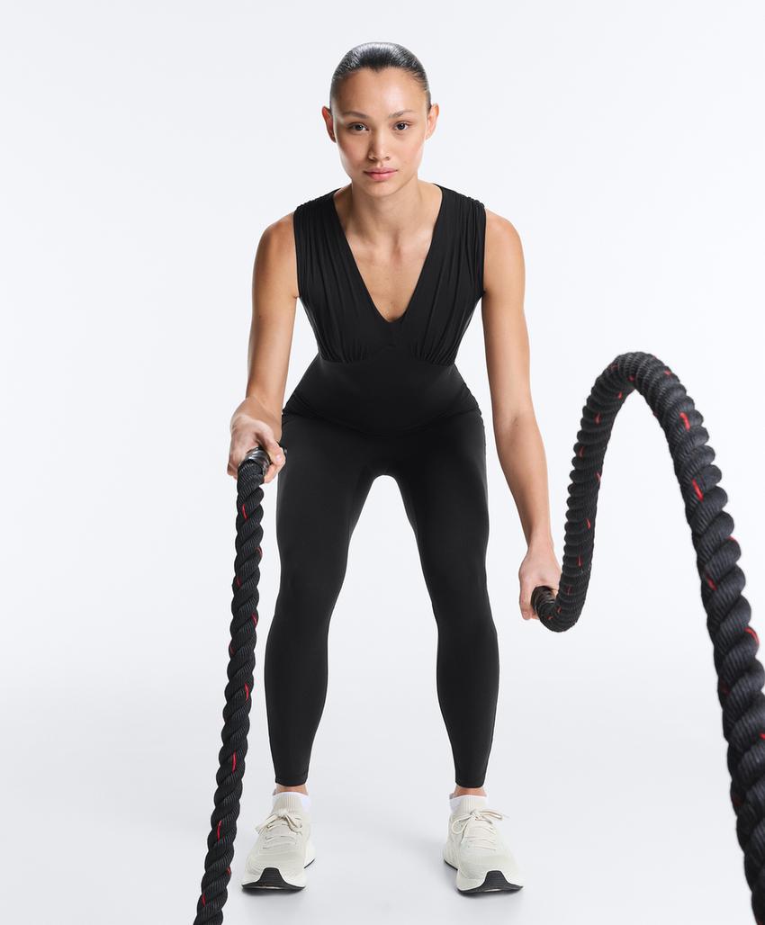 Длинный комбинезон с v-образным вырезом light touch