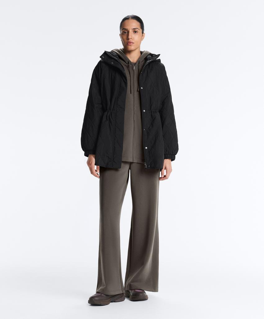 Длинная куртка с капюшоном и деталями из ребристого материала и футера