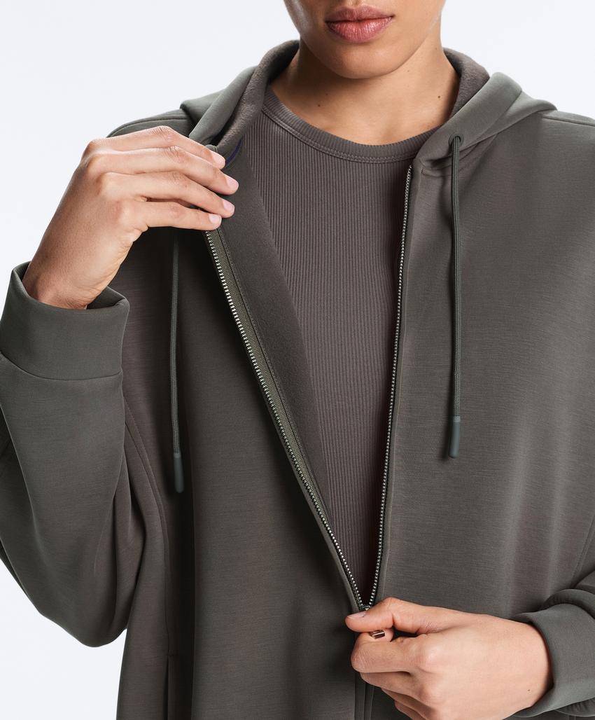 Длинная куртка с капюшоном и деталями из ребристого материала и футера