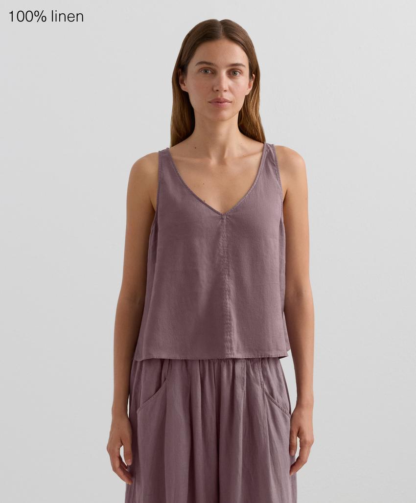 Топ с v-образным вырезом и бретельками из 100% льна