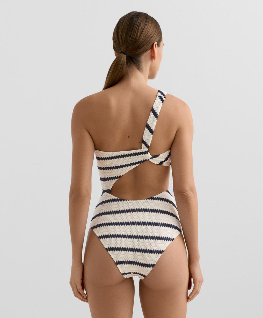 Асимметричный полосатый крючком трикини
