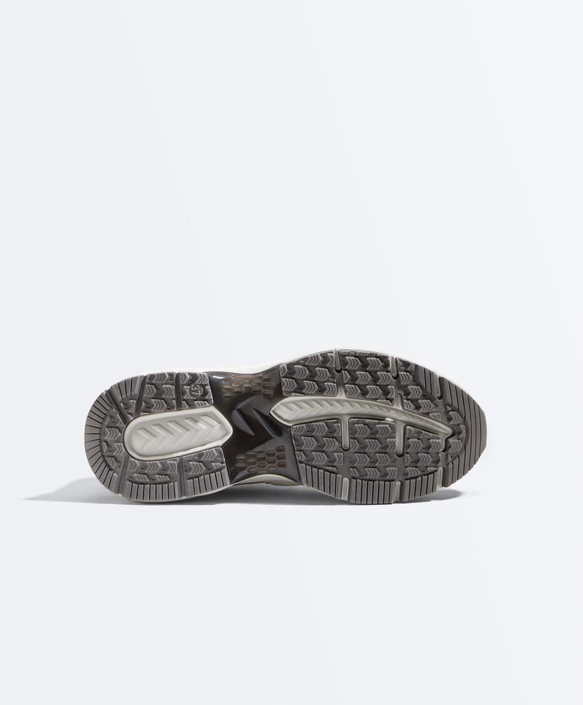 Беговые кроссовки