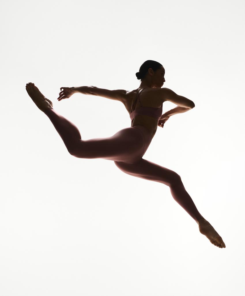 Спортивный топ с перекрещивающимися лямками light-support comfortlux