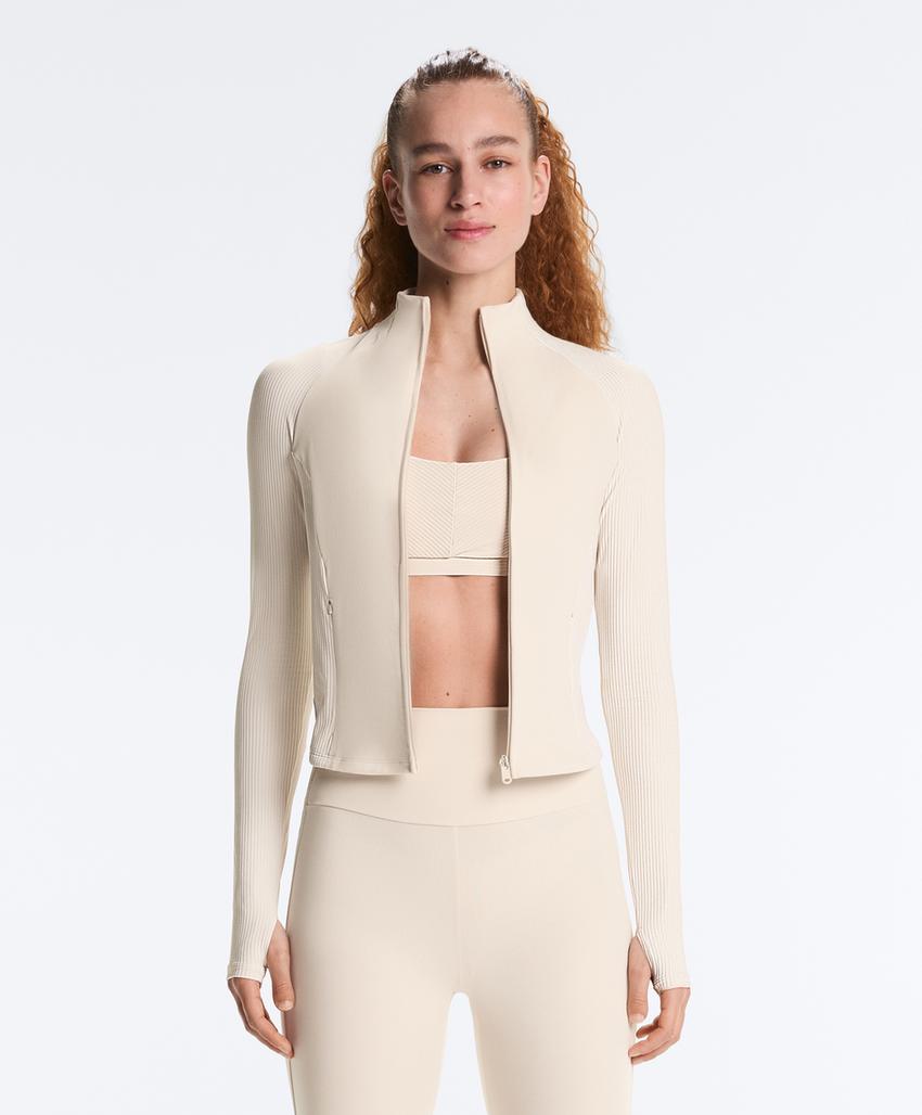 Высокотехнологичная куртка в рубчик