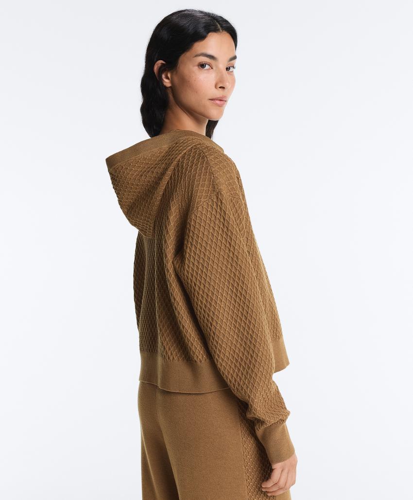 Структурированная вязаная куртка с капюшоном