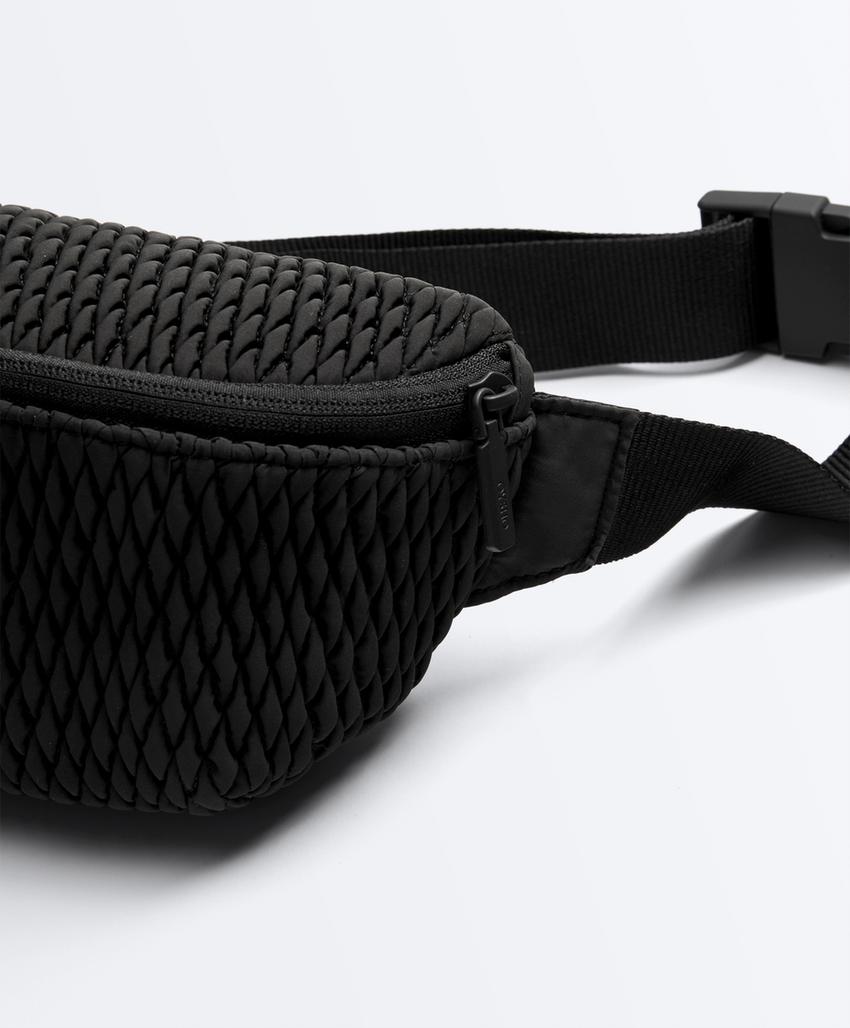 Сумка-бананка с мягкими вставками