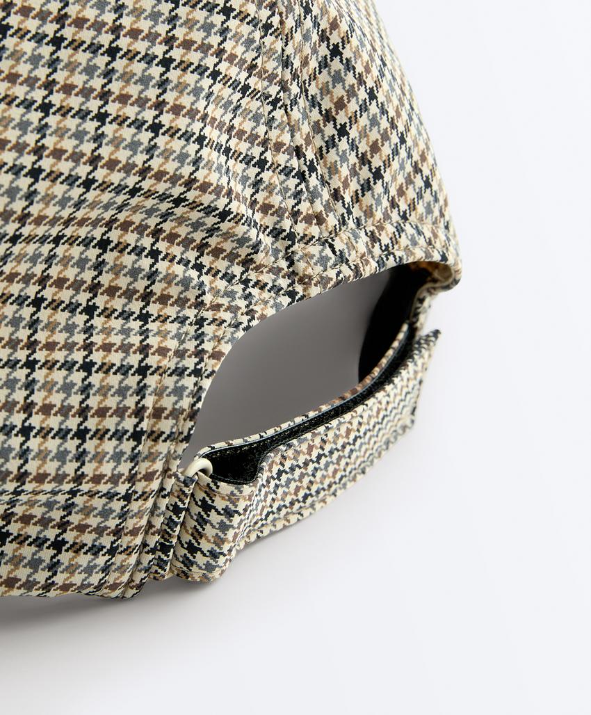 Кепка в мелкую клетку