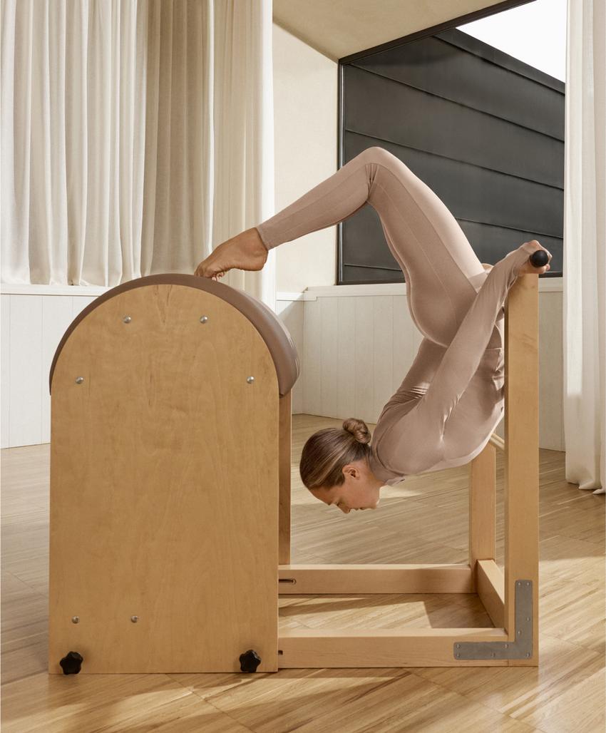 Удобные леггинсы с высокой посадкой и укороченные до лодыжек ребристой фактуры