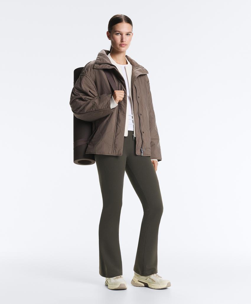 Утепленный пуховик с водоотталкивающим покрытием из fellex® aerogel