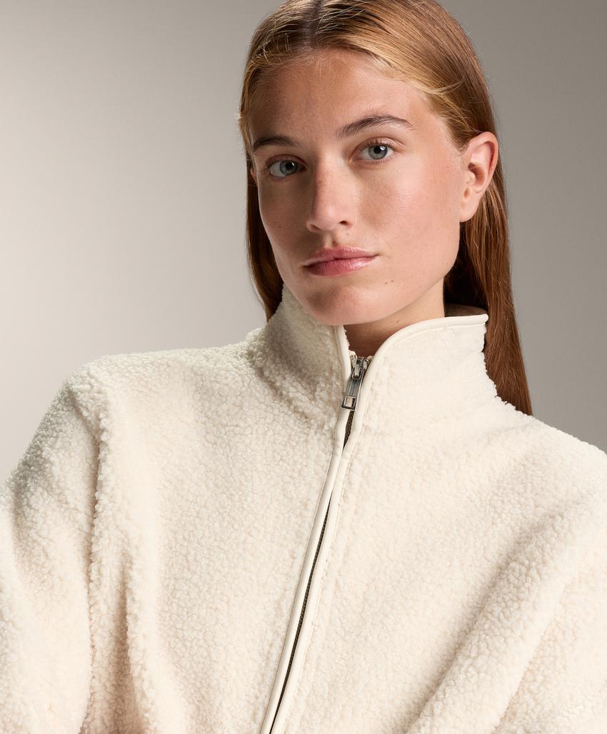 Куртка из искусственной овчины