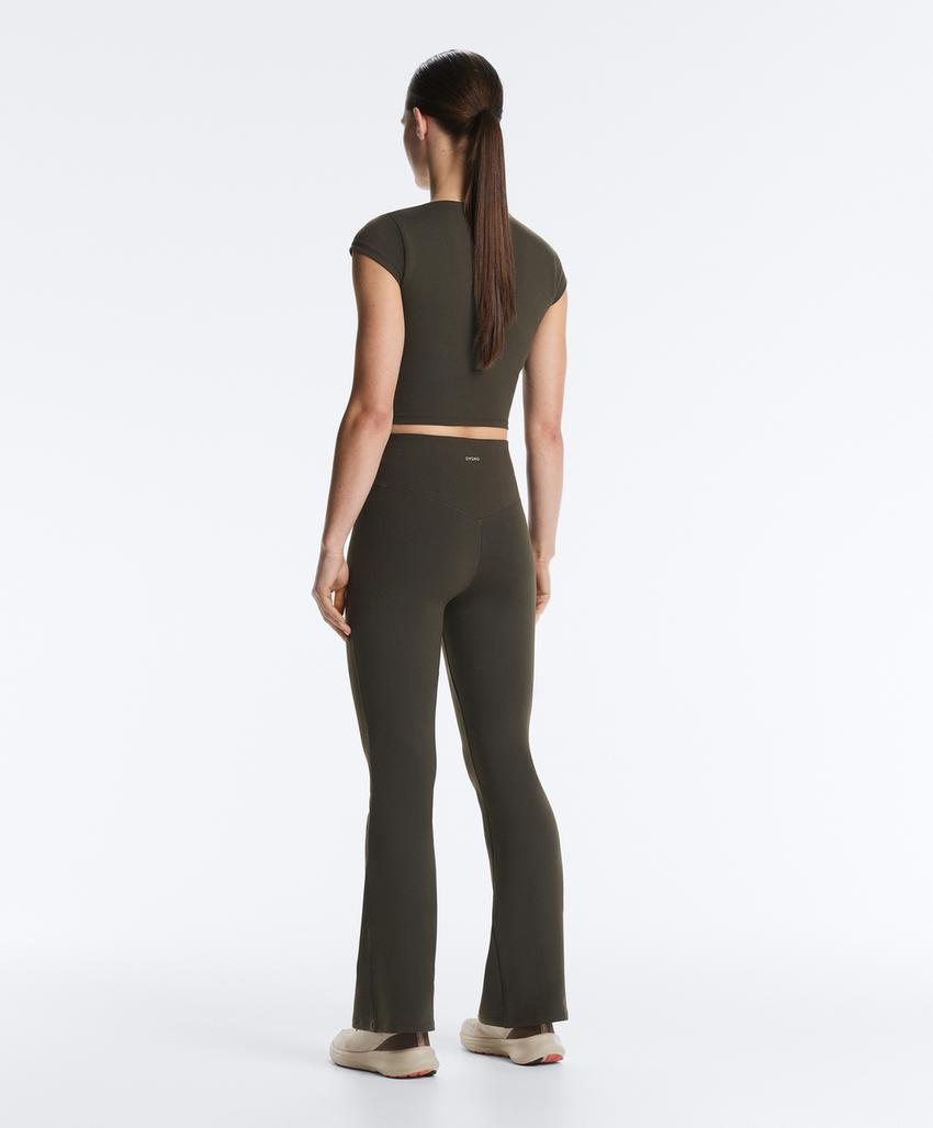 Брюки со средней посадкой и широкими штанинами evermove