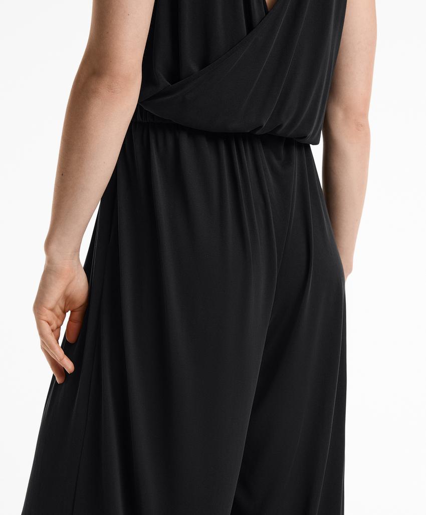 Миди-комбинезон с завышенной талией и перекрестным декольте из модала