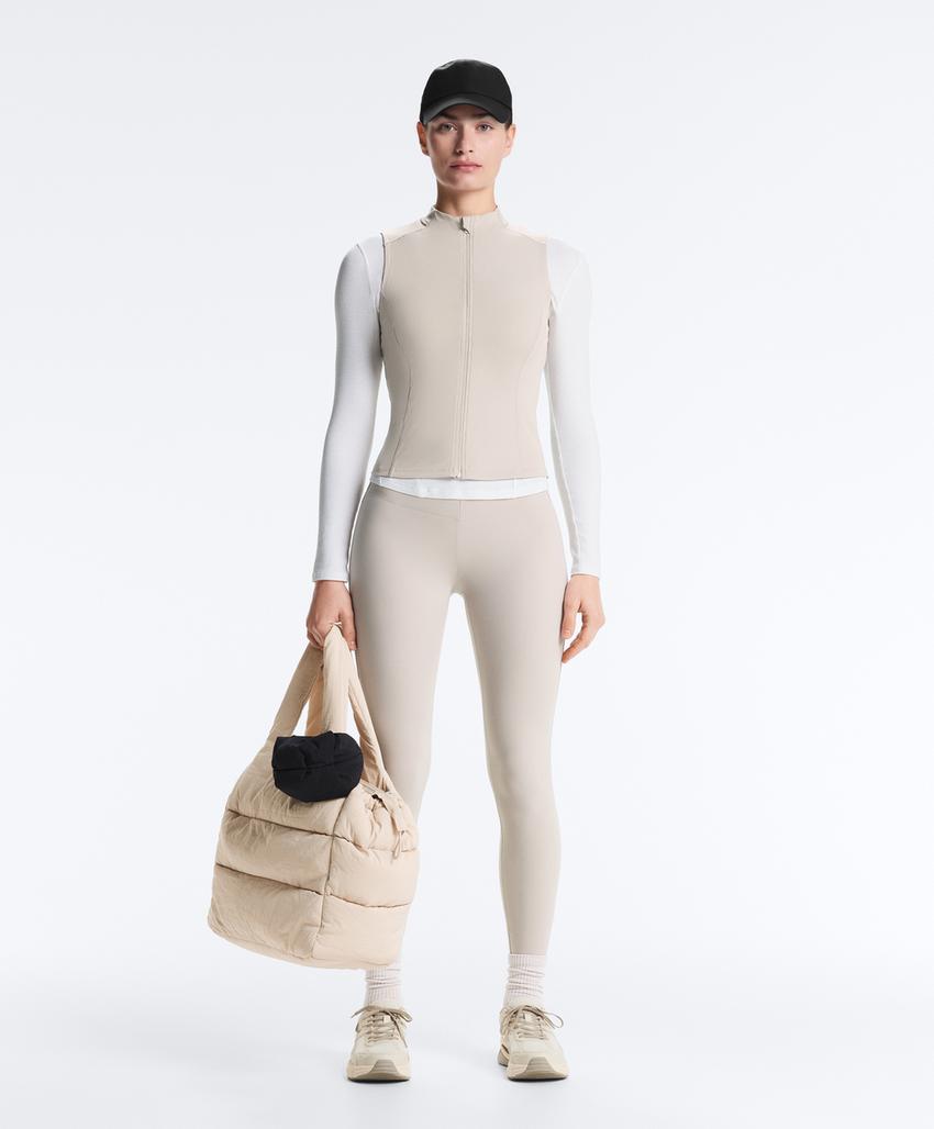 Футболка на молнии без рукавов