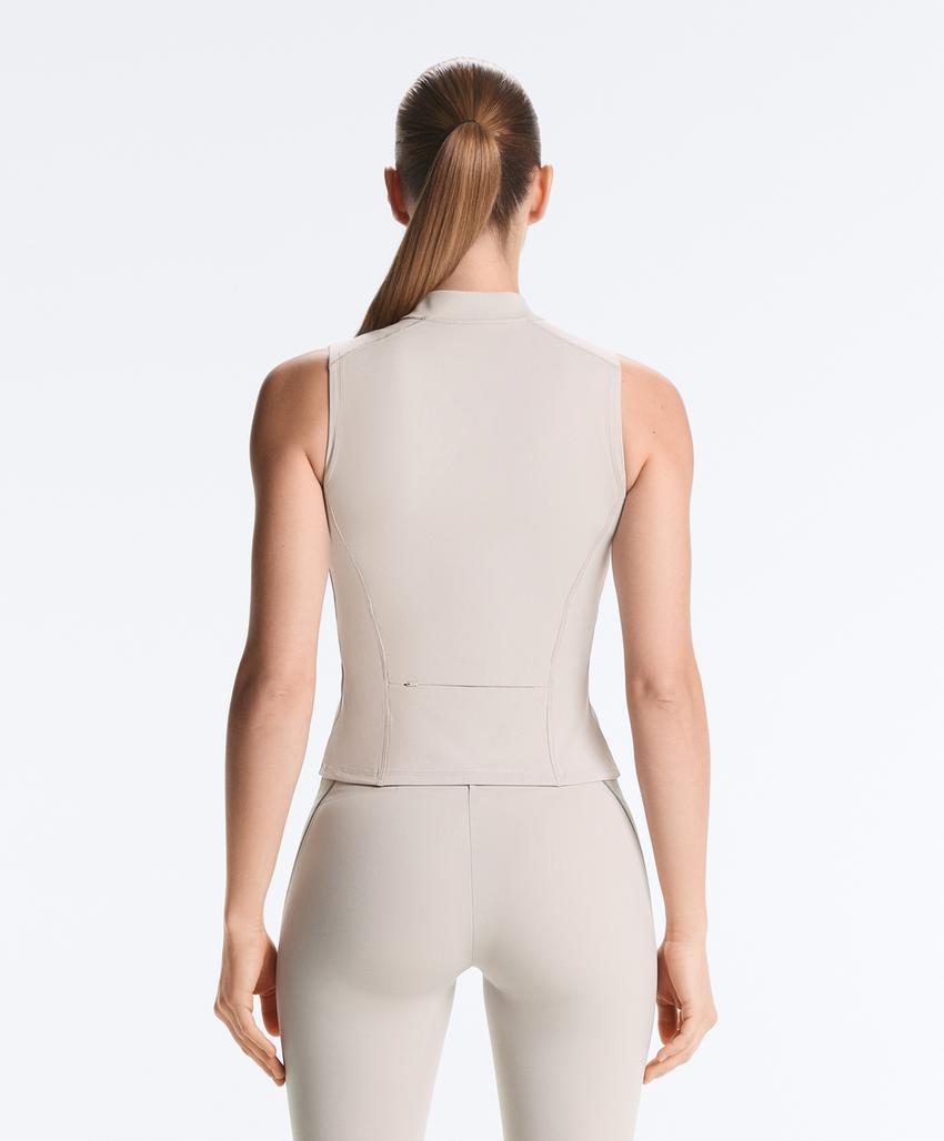 Футболка на молнии без рукавов