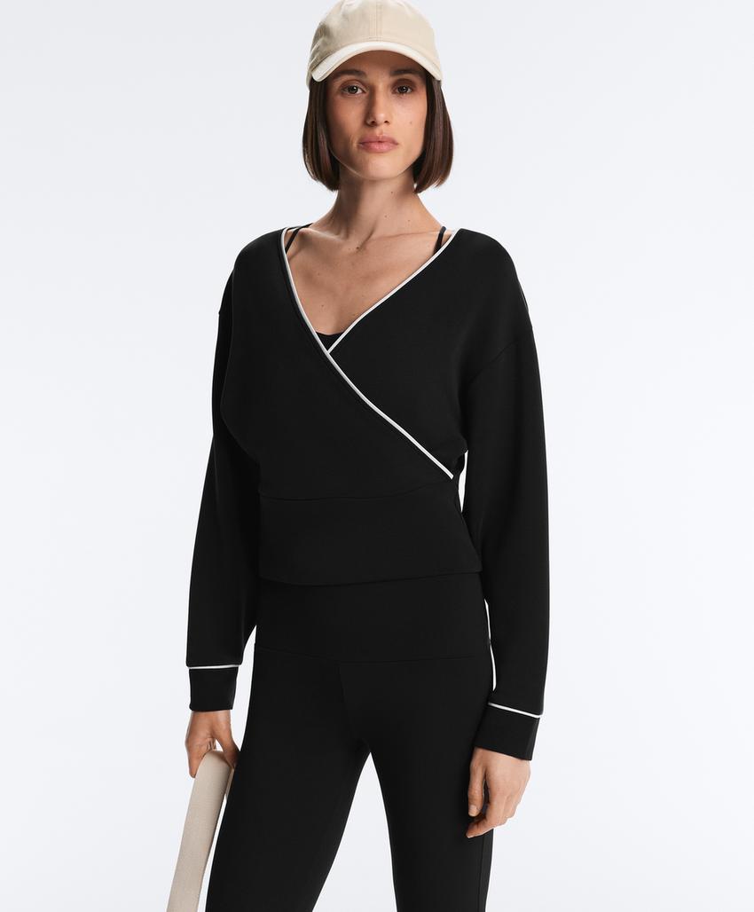 Свитшот с завязками и контрастными оббивками из модала