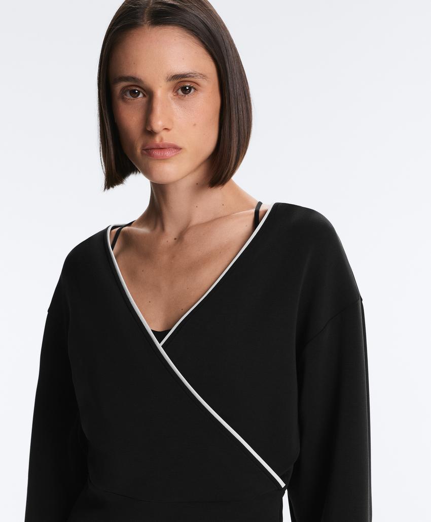 Свитшот с завязками и контрастными оббивками из модала