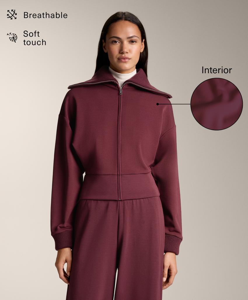 Куртка с втачным поясом и воротником из мягкого модала