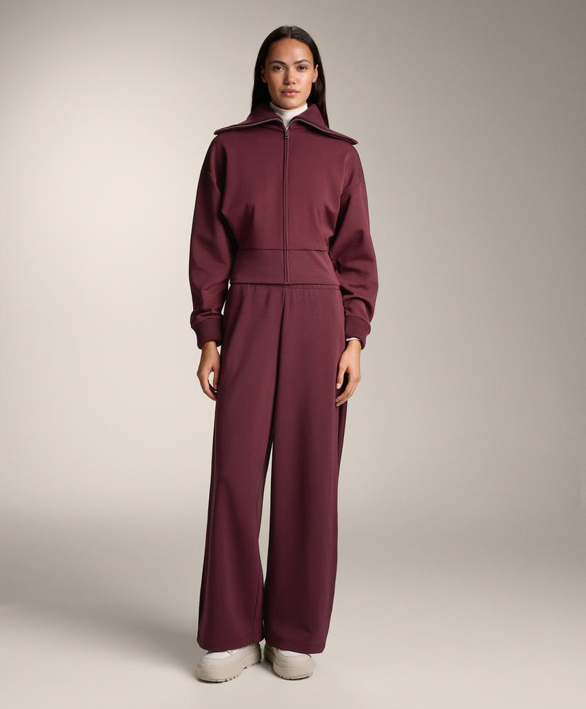 Куртка с втачным поясом и воротником из мягкого модала