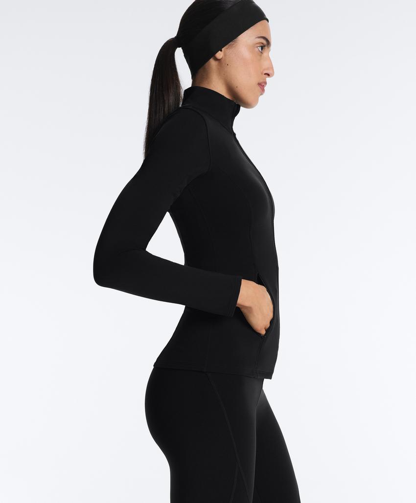 Легкая теплая техническая куртка