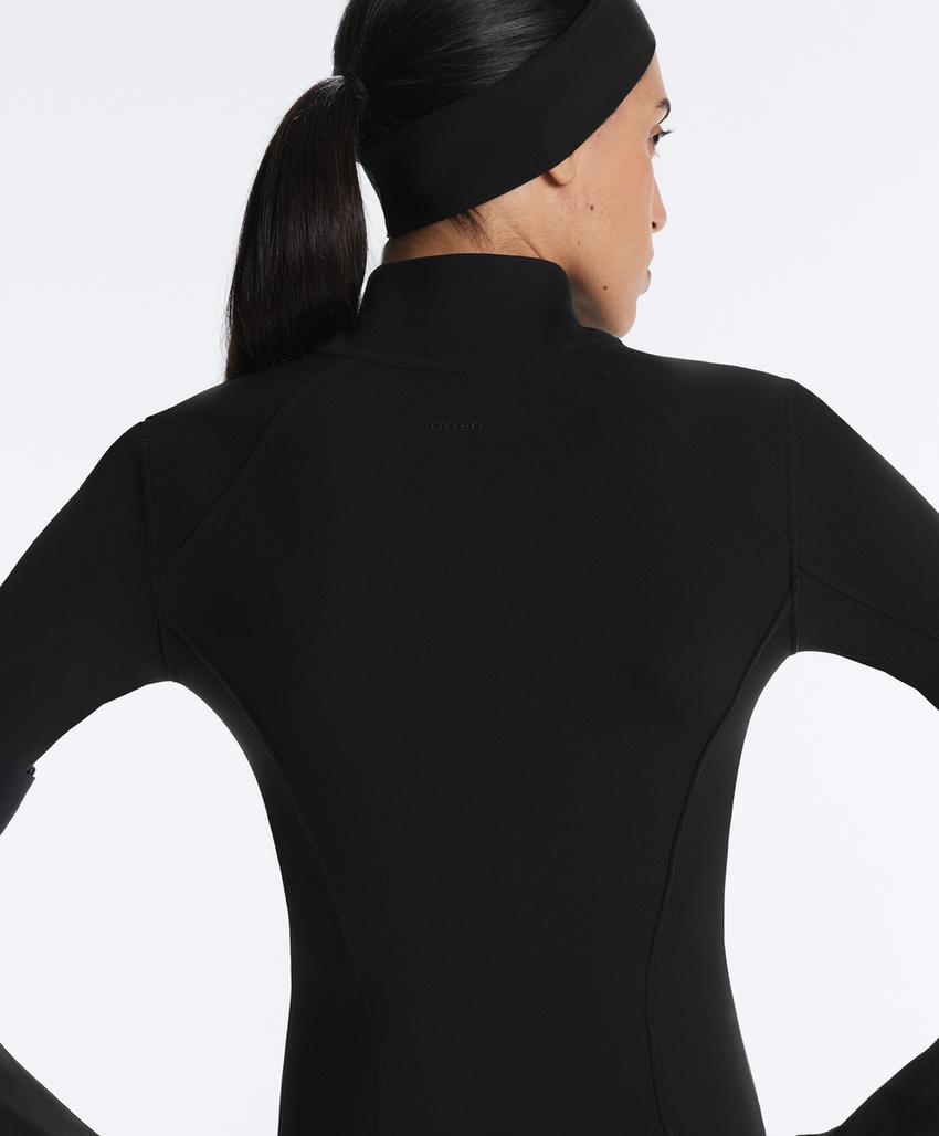 Легкая теплая техническая куртка