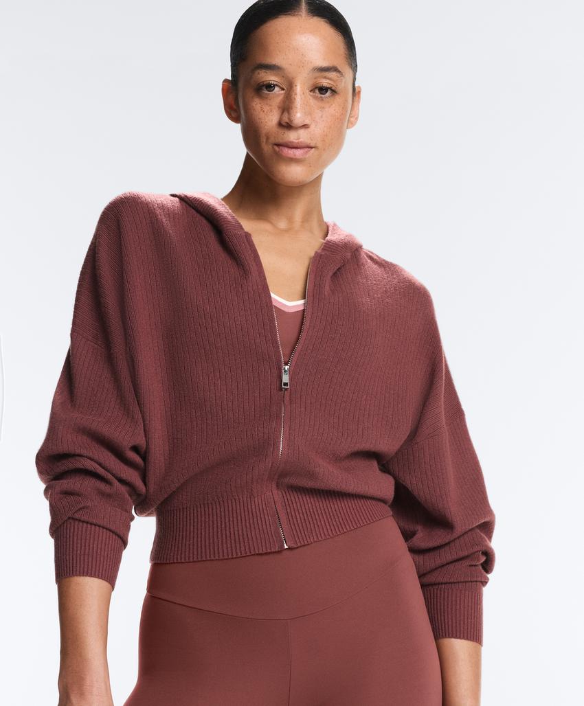 Жакет с капюшоном из ребристого трикотажа