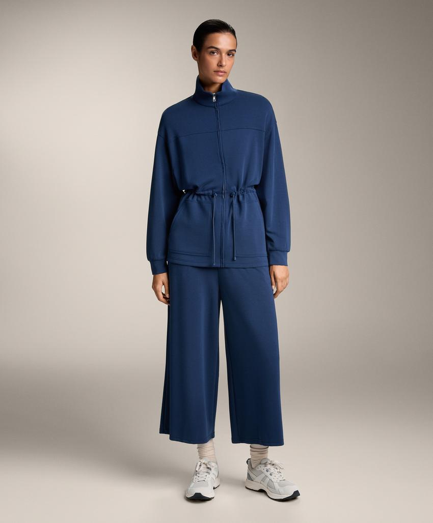 Мягкие широкие укороченные брюки с модалом