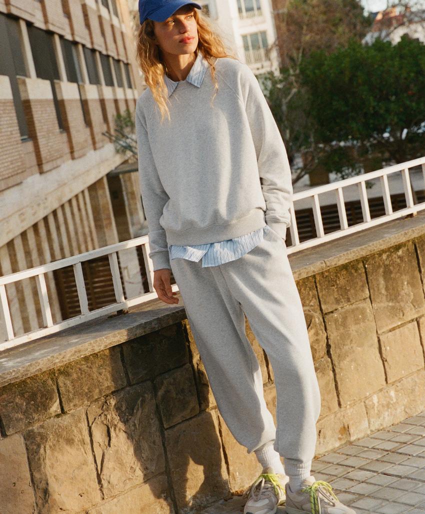 Толстовка с круглым вырезом из меланжевого плюша