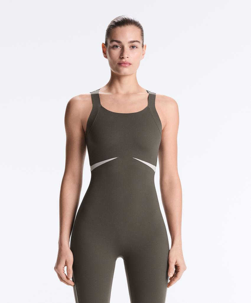 Компрессионный костюм с отражающими элементами