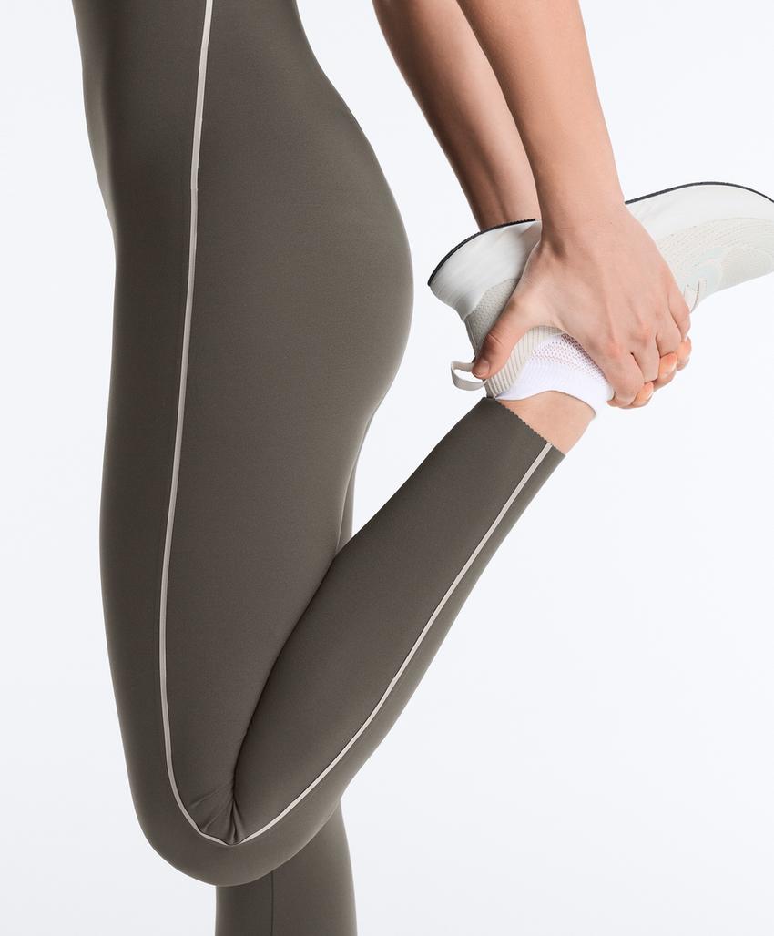 Компрессионный костюм с отражающими элементами