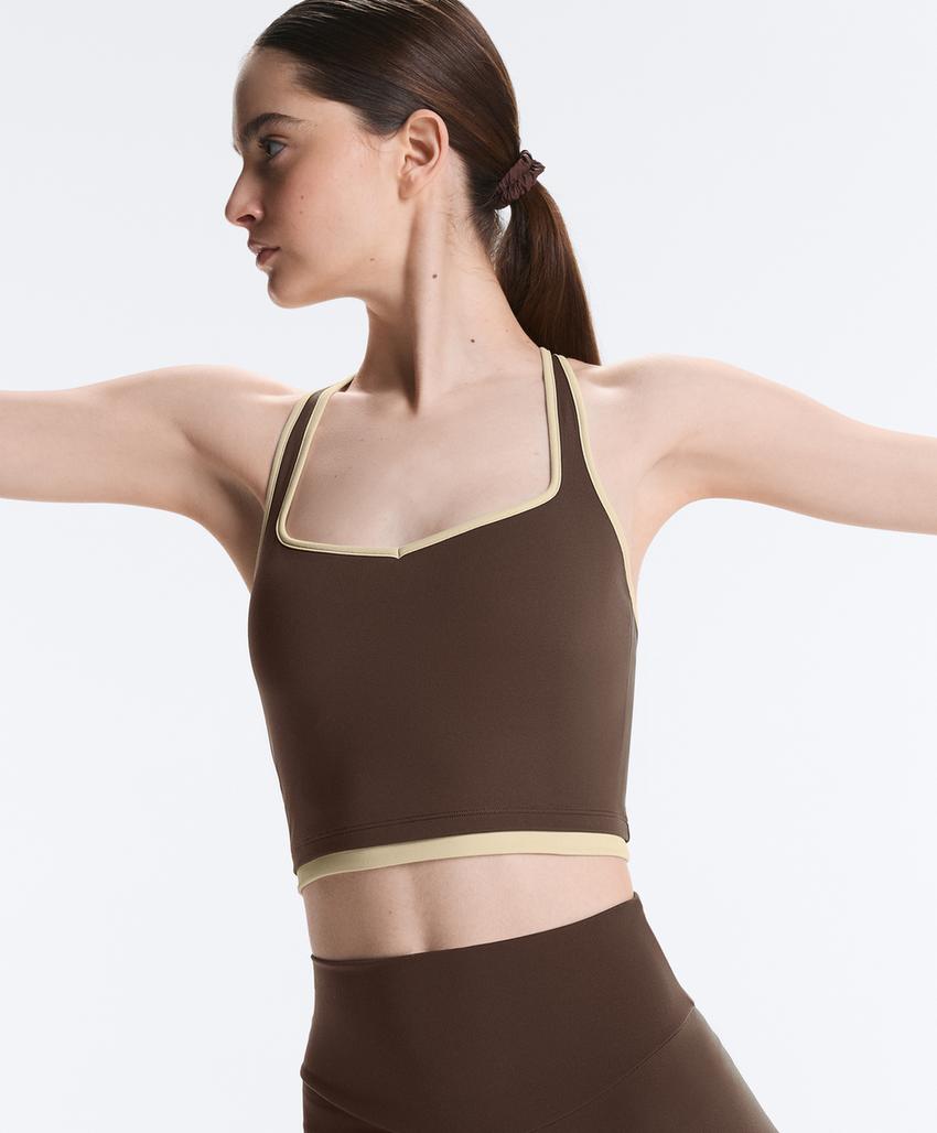 Топ с крест-накрест на спине comfortlux с контрастными вставками