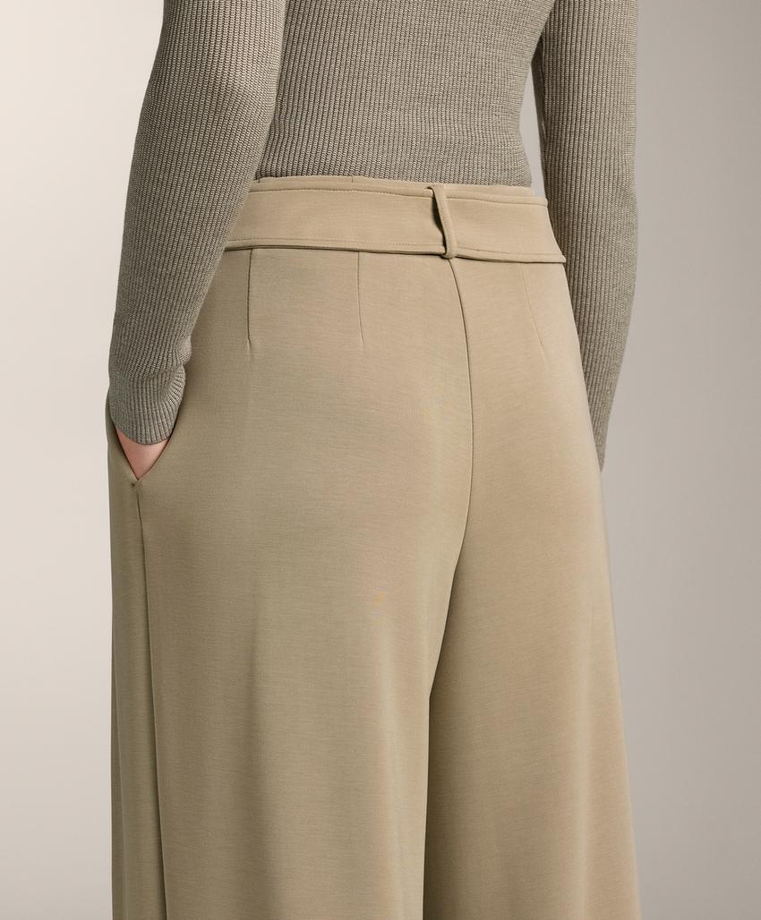 Широкие брюки со складками на талии из мягкой ткани с модалом