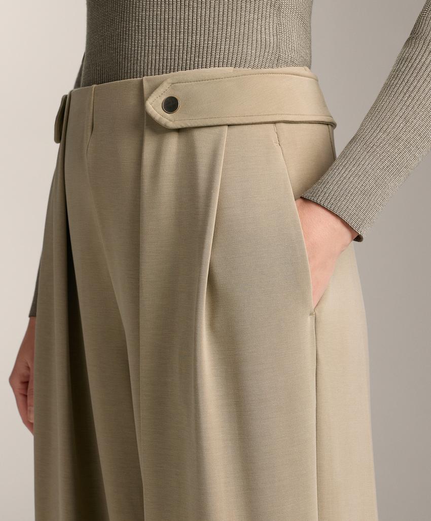 Широкие брюки со складками на талии из мягкой ткани с модалом