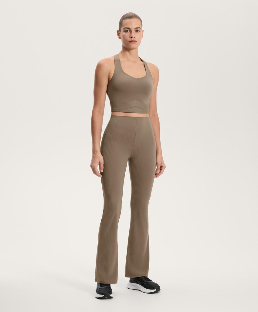 Брюки с высокой посадкой и разноцветной вставкой с контролем выравнивающего эффекта