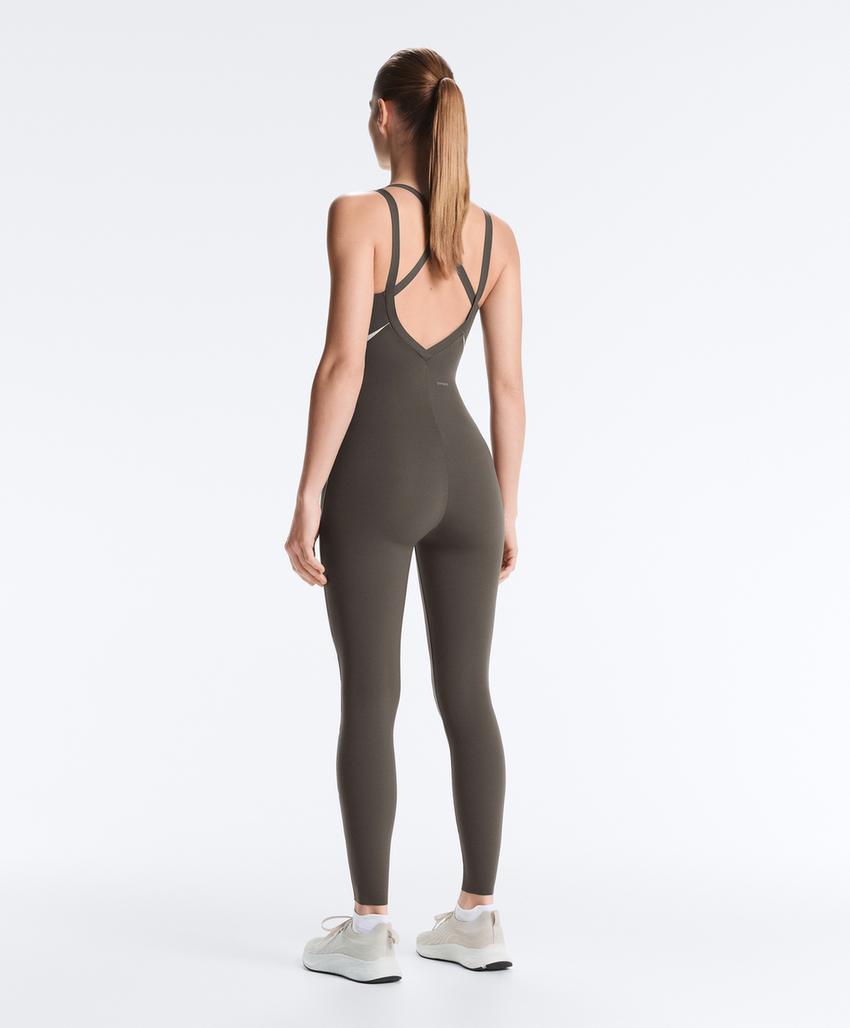 Компрессионный костюм с отражающими элементами