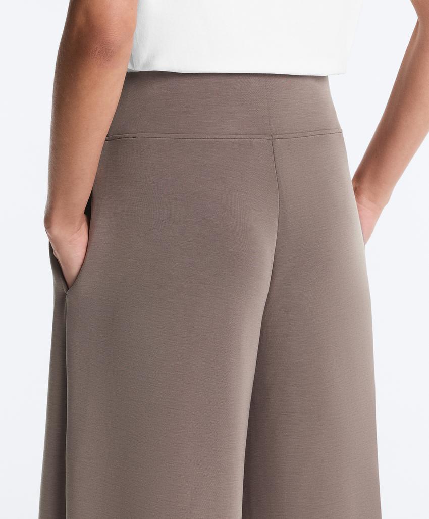 Широкие брюки из модала с мягким касанием и корсетным поясом